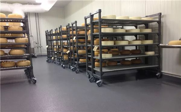 食品廠生產(chǎn)車間地坪設(shè)計(jì)時(shí)需注意哪些？