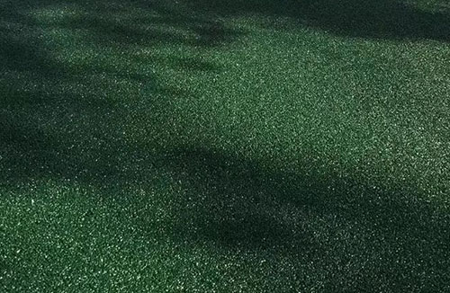 透水地坪為什么會出現(xiàn)泛堿現(xiàn)象？要怎么處理？